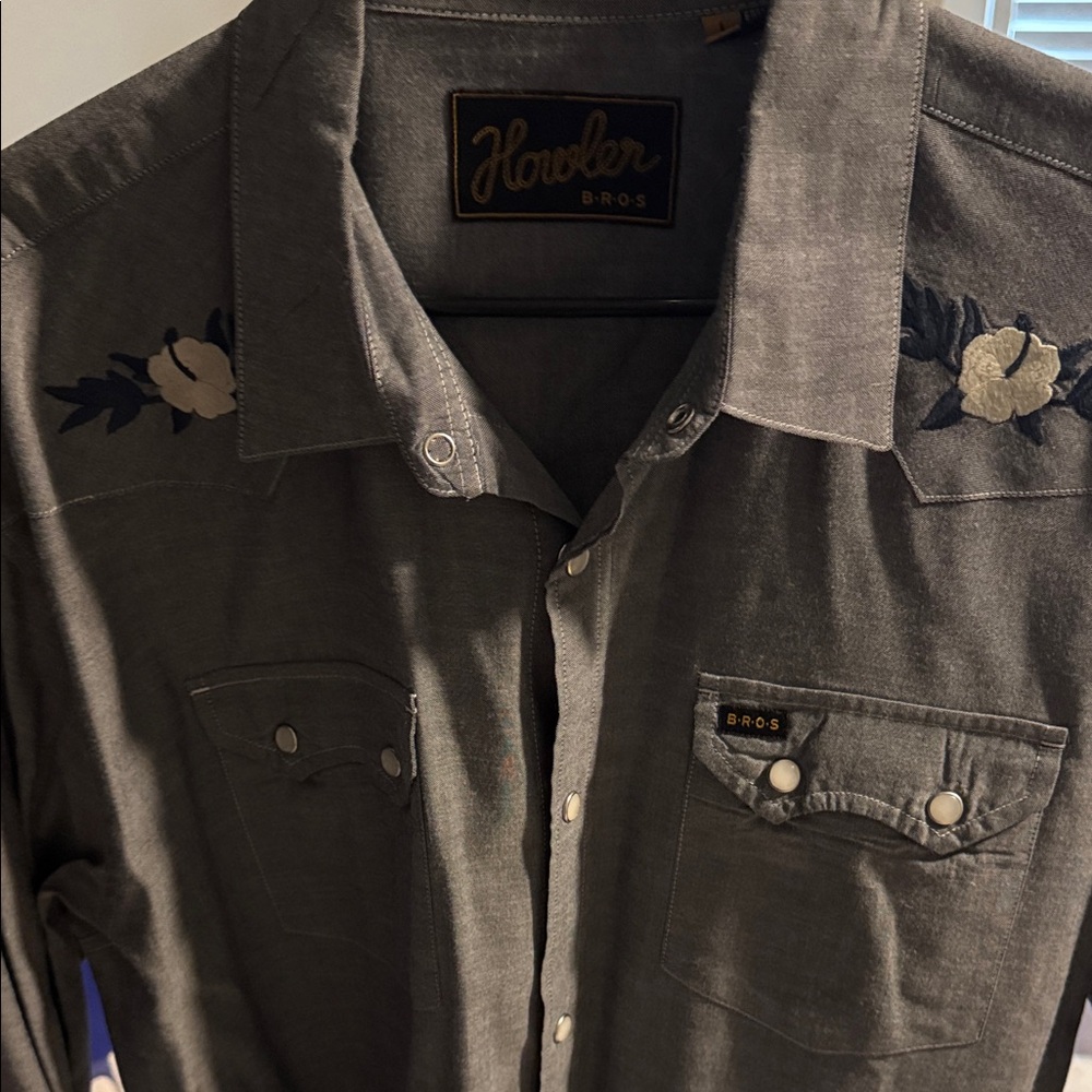 Howler Brothers Gray Button-Down Western Shirt with Floral Embroidery